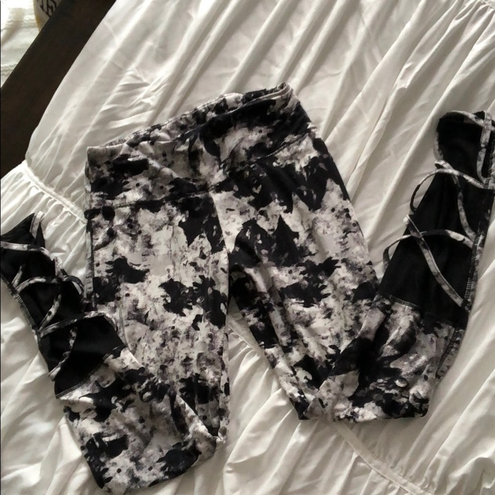 Black and white leggings